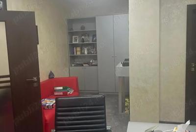 Spațiu comercial, de 530 mp, în Central - 3