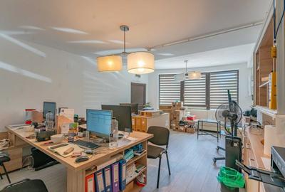 Birou, de 33.790000915527 mp, în Central