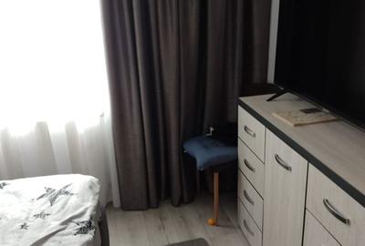 Apartament cu 3 camere decomandat în Berceni - 1