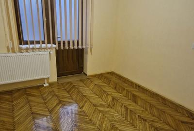 Spațiu comercial, de 20 mp, în Central - 1