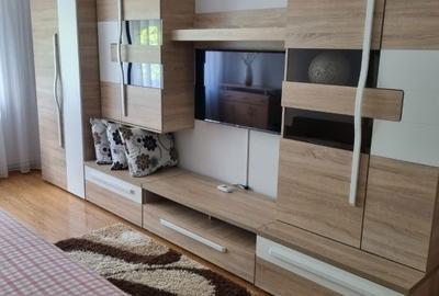 Apartament cu 2 camere decomandat în Micro 17 - 2