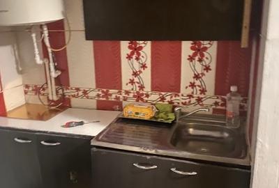 Garsonieră decomandată în Baza 3 - 1