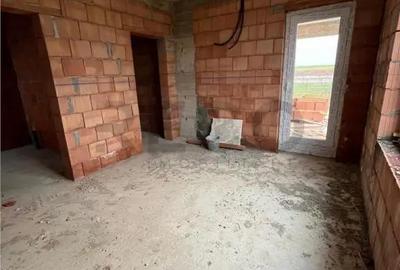 Casă cu 4 camere cu Teren 564 Mp în Centura - 14