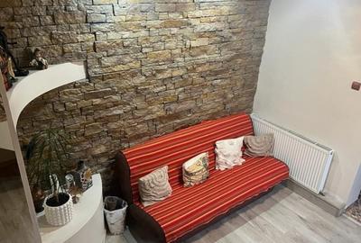 Casă cu 6 camere cu Canalizare în Central - 2