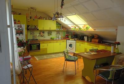 Casă individuală cu 8 camere cu Teren 340 Mp în Central - 2