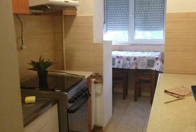 Garsonieră decomandată în Lipovei
