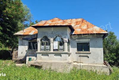 Casă cu 2 camere în Ciofrângeni