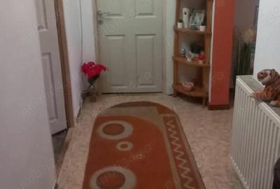 Apartament cu 3 camere decomandat în Central - 1