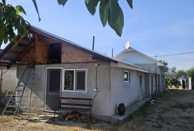 Proprietate imobiliara casa și teren în Criva de Sus - 2