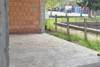 Casa la rosu foarte solida in centrul Covasnei - 2