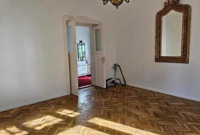 Casă cu 3 camere în Central