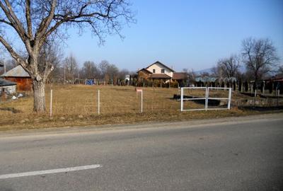 Loc de casa 1600 mp front 32 metri ULTRACENTRAL loc .Craciunesti - 1