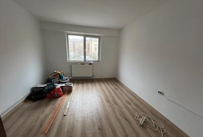 VAND garsoniera 1 camera,renovata,bucatarie,baie,et.3, zona Lazaret - 3