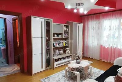 Apartament 2 Cam. Semidecomandate Moldova Noua CS - 3