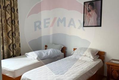 Casă cu 8 camere cu Teren 462 Mp în Central - 11