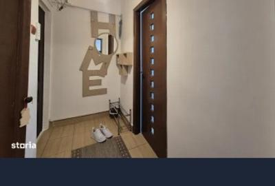 Vand apartament zona centrala  etaj 2 - 4
