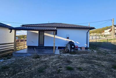 Casă cu 4 camere în Central - 2