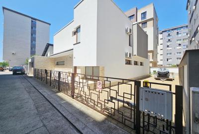 Casă individuală cu 4 camere cu Canalizare în 9 Mai - 9