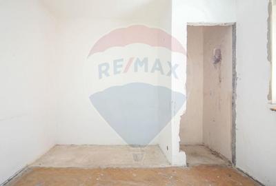 Apartament cu 2 camere de vanzare de renovat,  Bartolomeu - 4