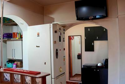Apartament cu 3 camere decomandat în Gheorghe Doja