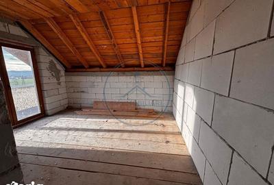 Casă cu 5 camere cu Teren 2900 Mp în Șieu - 9