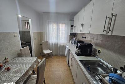 Apartament cu 3 camere semidecomandat în Central - 7