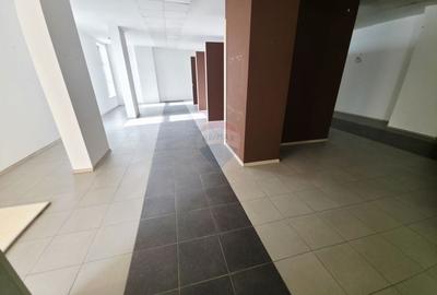 Spațiu comercial, de 828 mp, în 1 Mai - 13