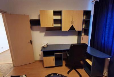 Apartament cu 3 camere semidecomandat în Central - 6