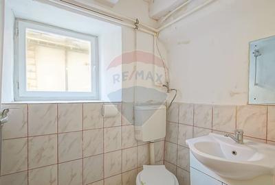 Casă cu 7 camere cu Canalizare în Centrul Civic - 30