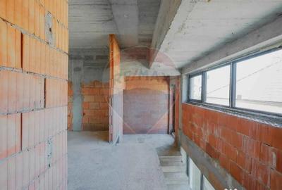 Casă cu 7 camere cu Canalizare în Central - 13