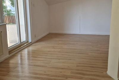Casă cu 10 camere cu Teren 402 Mp în Tei - 8