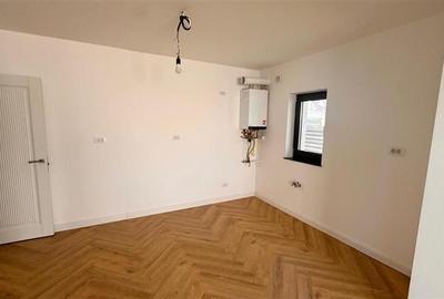 Casa tip duplex cu panorama superba asupra lacului Rediu - 4