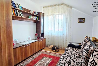 Casă cu 6 camere cu Teren 1000 Mp în Vest - 15