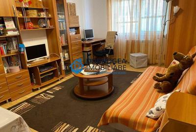 C 5- APARTAMENT CU 3 CAMERE DECOMANDAT