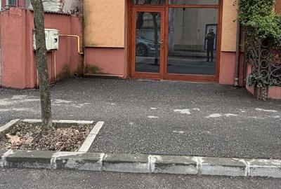 Spațiu comercial, de 24 mp, în Exterior Vest - 1