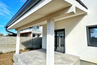 Casă cu 3 camere în Moșnița Veche - 4