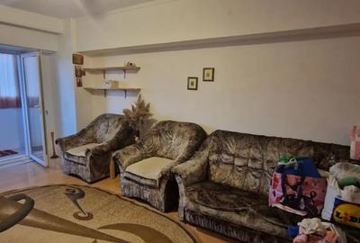 Garsonieră decomandată în Poarta 6 - 3