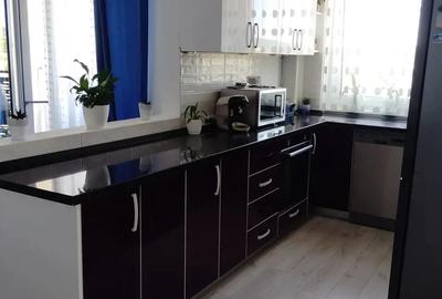 Vand apartament 60 m
