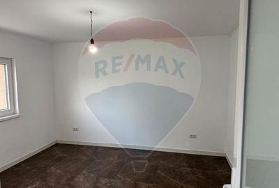 Casa / Vila cu 2 camere de vanzare - 5