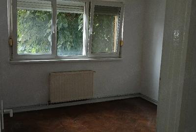 Apartament cu 3 camere semidecomandat în Central - 2
