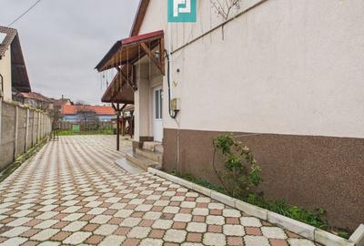 Două case, curte mare, lângă Castelul Corvinilor - 29