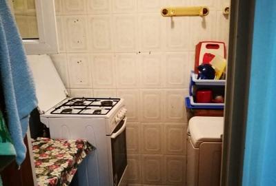 Proprietar. La METROU Costin Georgian, Garsoniera Etaj 2/4 - 4