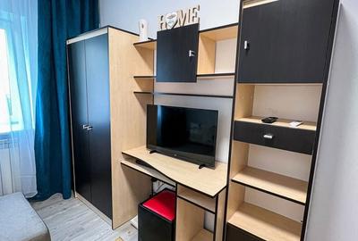 Garsonieră decomandată în Central