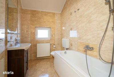 Casă cu 4 camere cu Teren 681 Mp în Central - 4