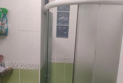Apartament cu 3 camere semidecomandat, mobilat în 13 Septembrie - 9