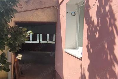 Casă cu 5 camere în Central