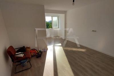 Garsoniera - Titan/1 Decembrie - decomandat - metrou - renovat