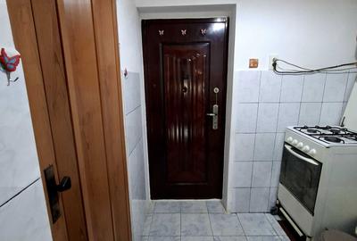 Apartament semidecomandat în Tractorul - 4