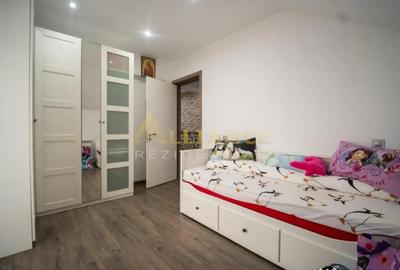 Casă cu 6 camere cu Teren 350 Mp în Berceni - 15