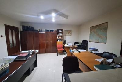 Proprietar inchiriez spatiu la parter ideal pentru birouri/servicii - 6